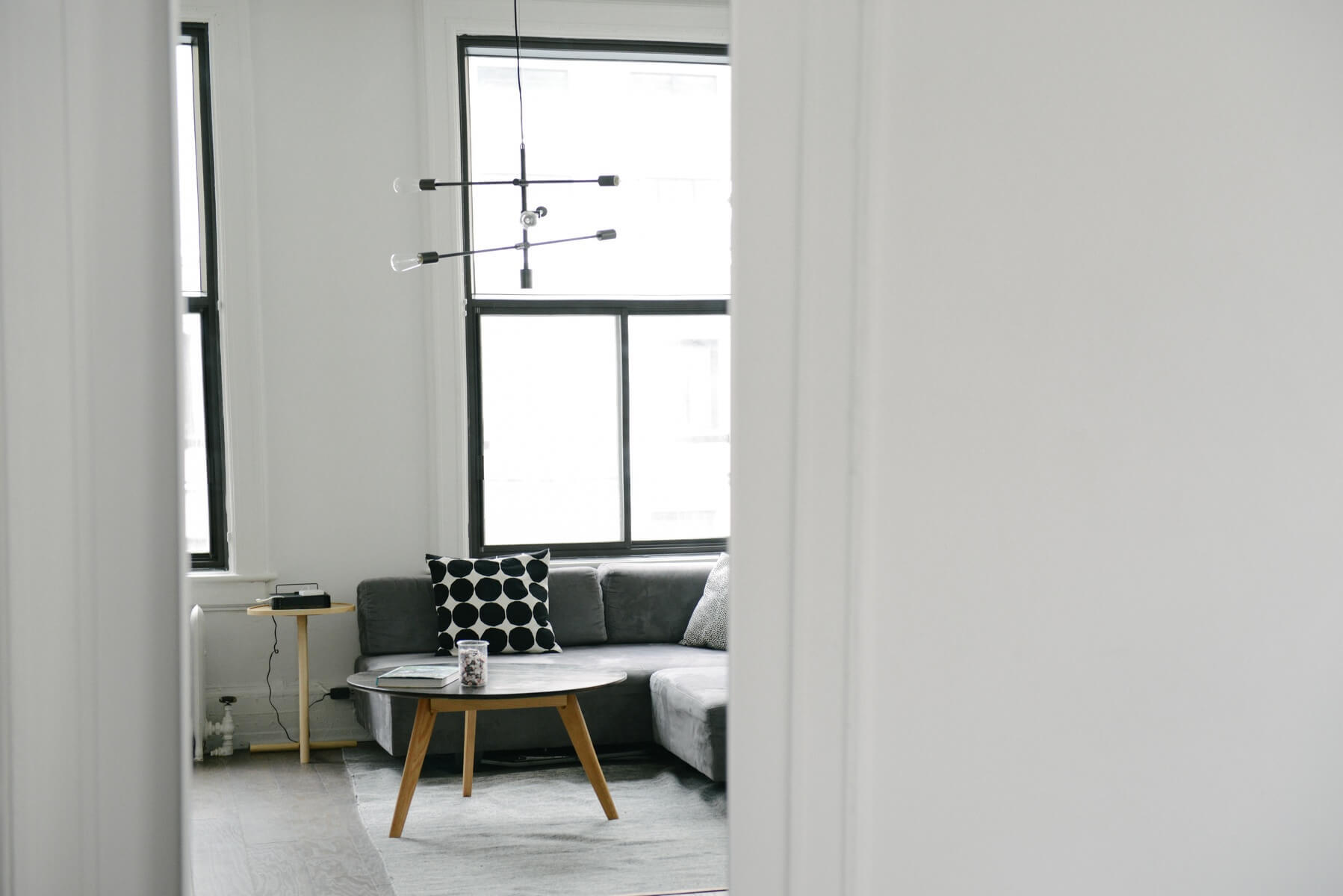 floor-interior-window-home-loft-property-3266-pxhere.com
